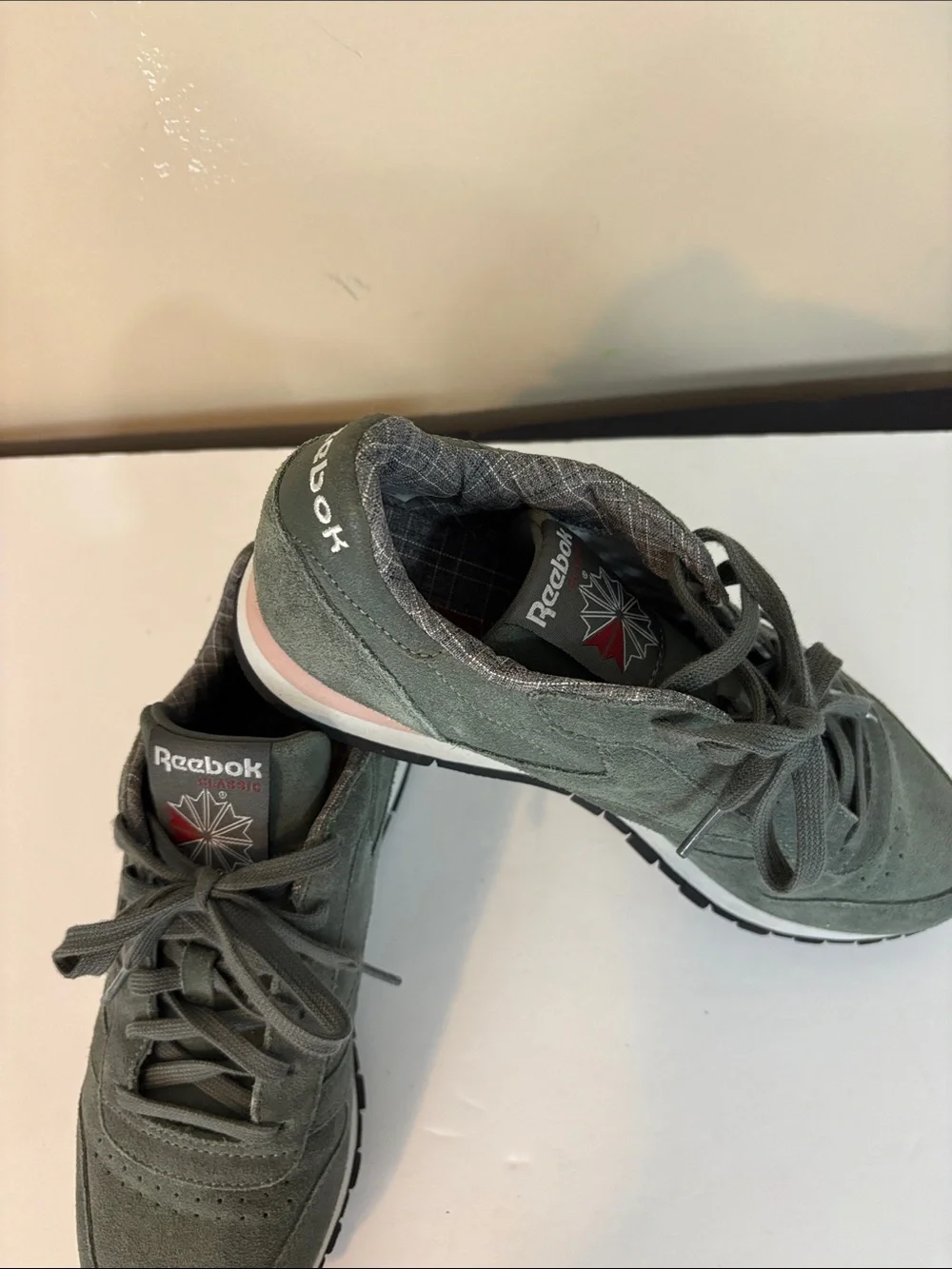 Reebok Classics as Classic Leather W&W Ironstone/ Pink/ Grey Shoes 8.5